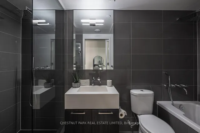 Additional image 18 of 560 King St Unit 1014