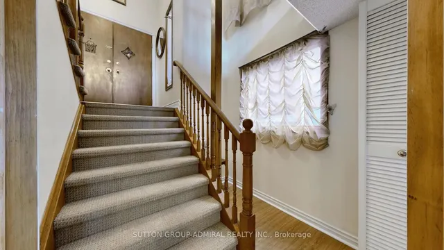 Additional image 37 of 33 Carnival Crt