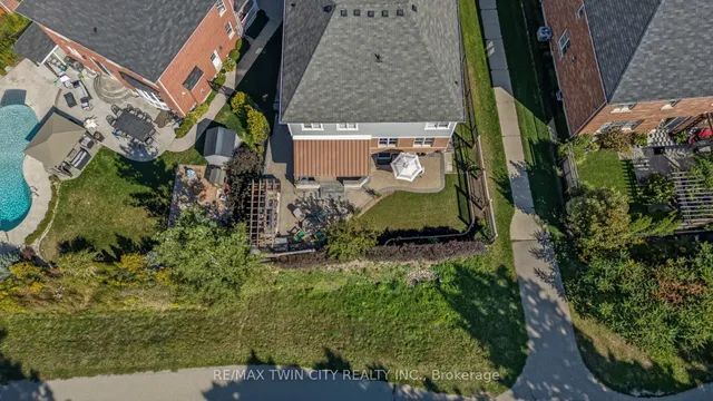 Additional image 44 of 304 Falling Green Cres
