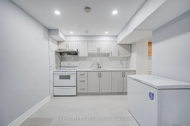 Additional image 40 of 107 Enchanted Hills Cres