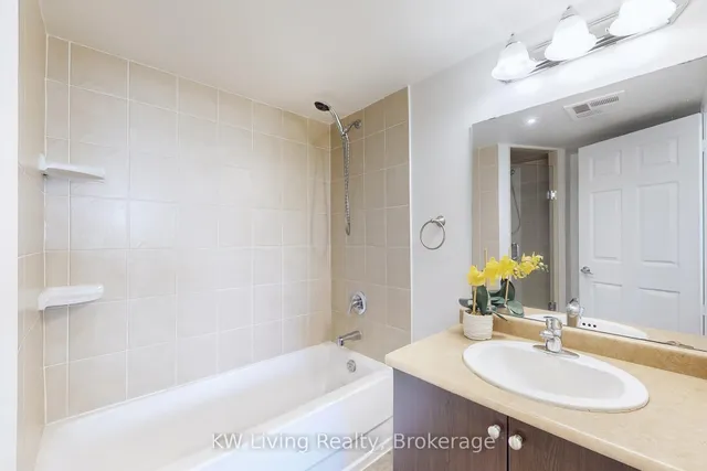 Additional image 13 of 225 Wellesley St Unit 509