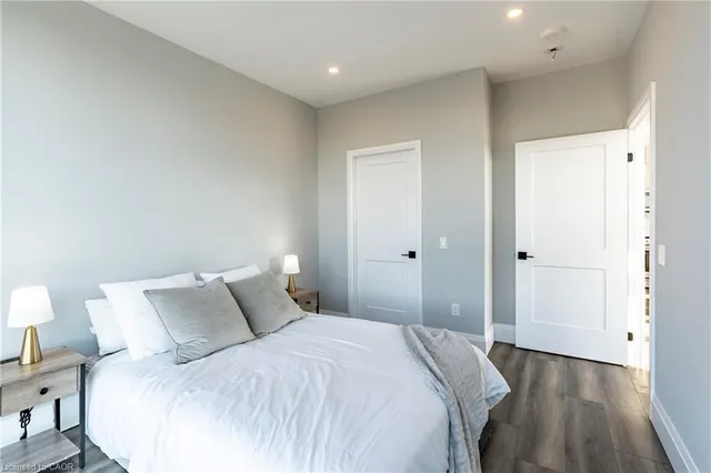 Additional image 23 of 60 Charles St Unit 705