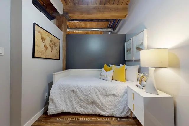 Additional image 32 of 2154 Dundas St Unit 107