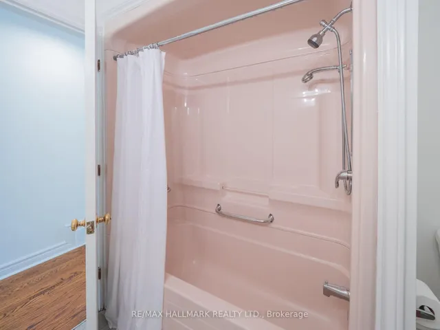 Additional image 23 of 34 Guernsey Dr