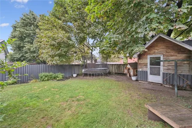 Additional image 30 of 100 Dekay St