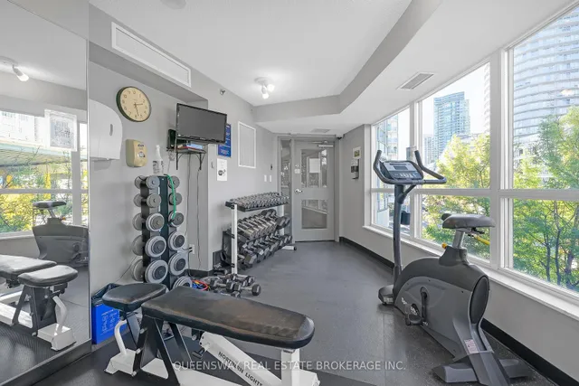 Additional image 32 of 550 Queens Quay Unit 429