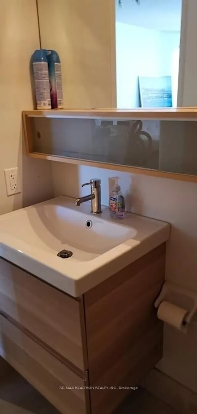 Additional image 16 of 85 Bloor St Unit 1603