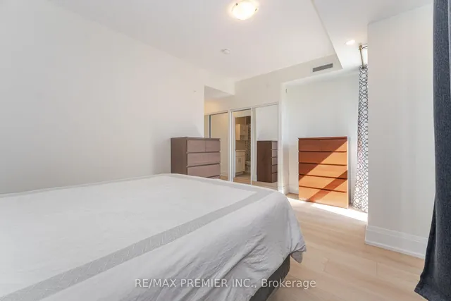 Additional image 18 of 2800 KEELE St Unit TH 107