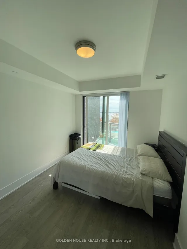 Additional image 9 of 1 Edgewater Dr Unit 314