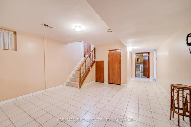Additional image 18 of 102 Hallsport Cres