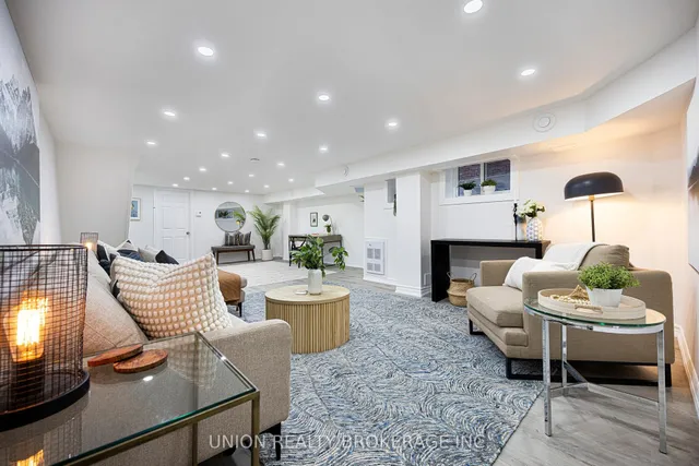 Additional image 24 of 6 Jean St