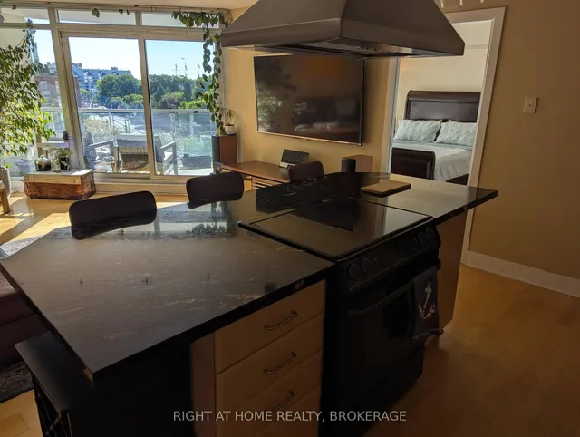 Additional image 7 of 550 Queens Quay W Quay Unit 608