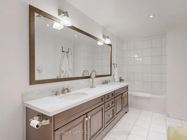 Additional image 20 of 20 Burkebrook Pl Unit Th 14