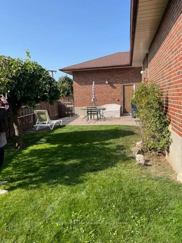 Additional image 6 of 55 Sun Row Dr