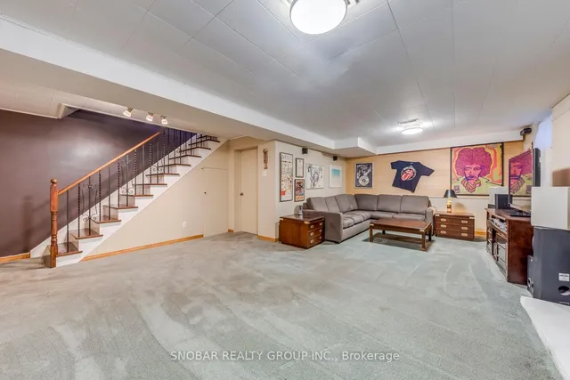 Additional image 16 of 19 Deanewood Cres