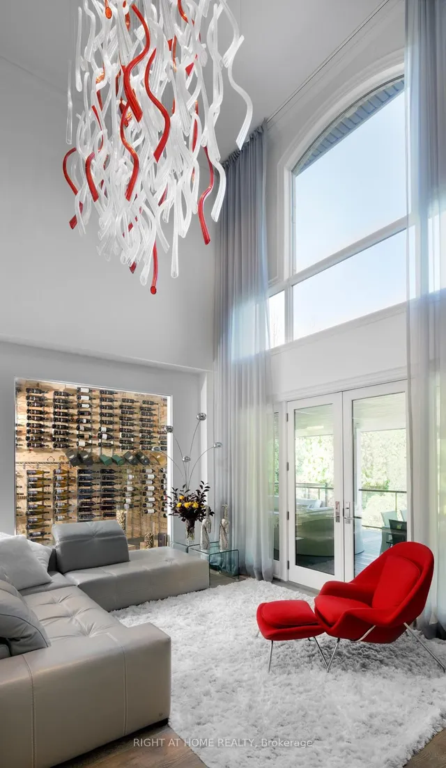 Additional image 7 of 1305 Royal York Rd