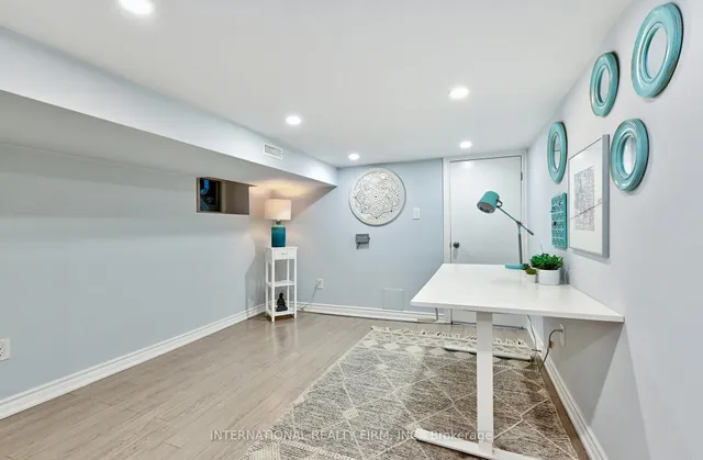 Additional image 27 of 717 Palmerston Ave