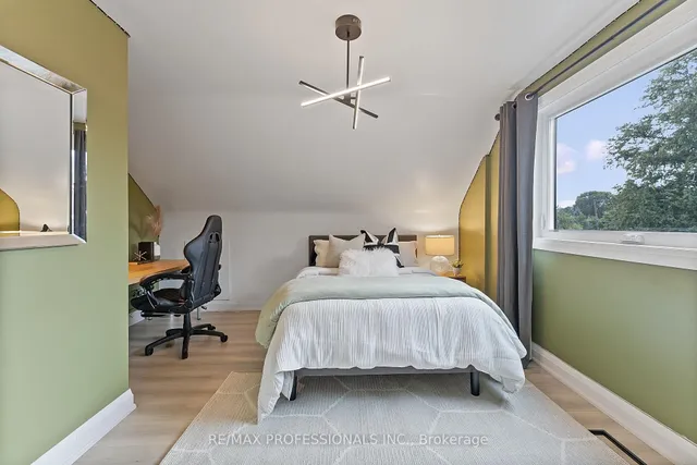 Additional image 35 of 18 Lavington Dr