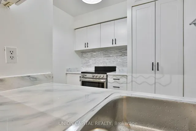 Additional image 16 of 1055 Bay St Unit 2209