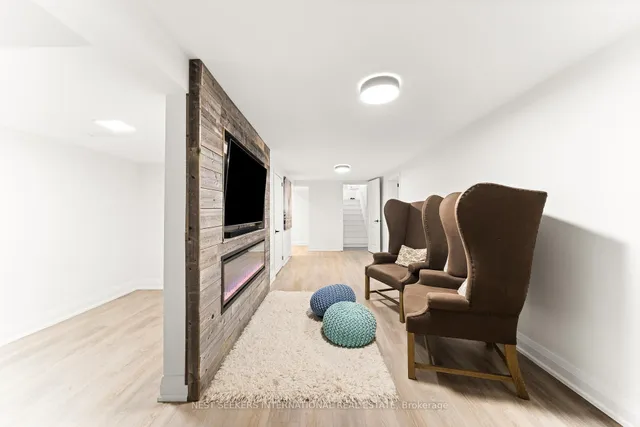 Additional image 26 of 905 Glencairn Ave