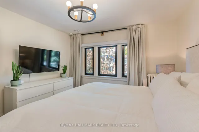 Additional image 24 of 109 Douglas Ave