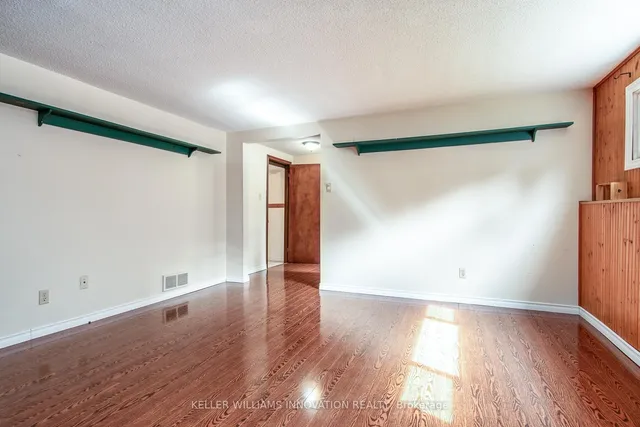 Additional image 35 of 64 Sabrina Cres