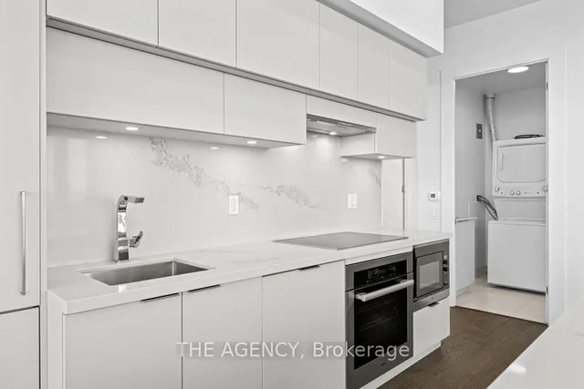 Additional image 12 of 39 Roehampton Ave Unit 4506