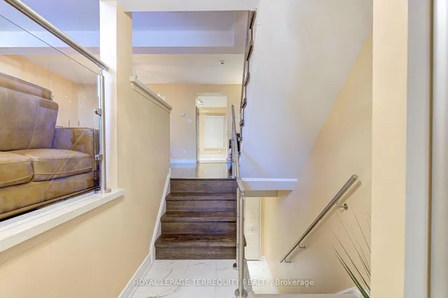 Additional image 5 of 76 English Ivy Way
