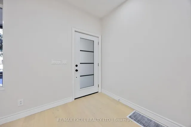 Additional image 7 of 806 Gladstone Ave