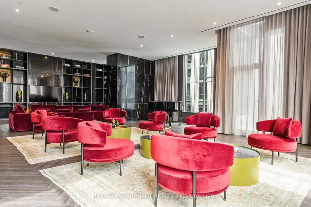 Additional image 37 of 11 Yorkville Ave Unit 2113