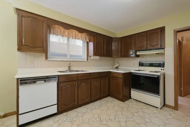 Additional image 12 of 10 Gatesgill Cres