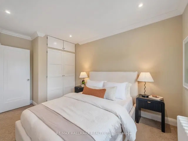 Additional image 17 of 839 Carlaw Ave