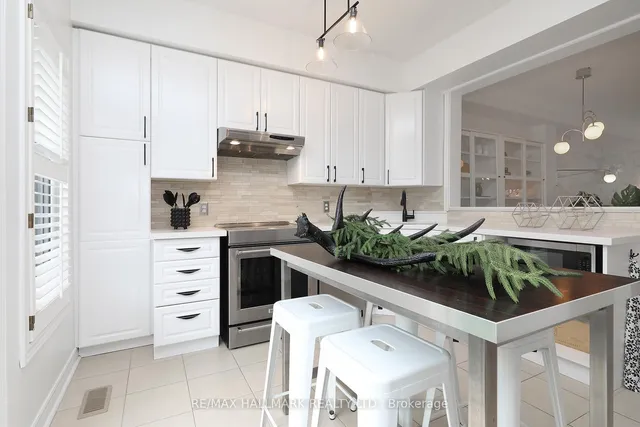 Additional image 11 of 146 Manitoba St