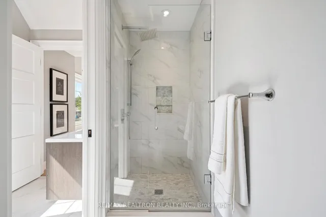 Additional image 34 of 28 Burwood Rd