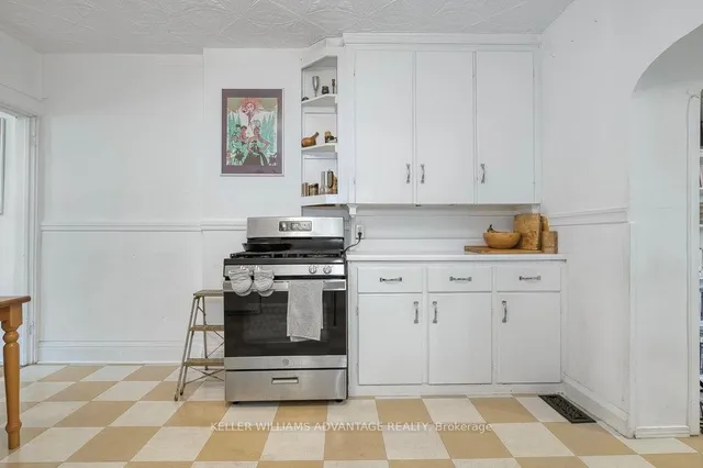 Additional image 13 of 32 Bartlett Ave