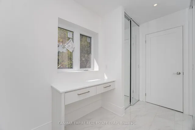 Additional image 21 of 6 Casino Crt