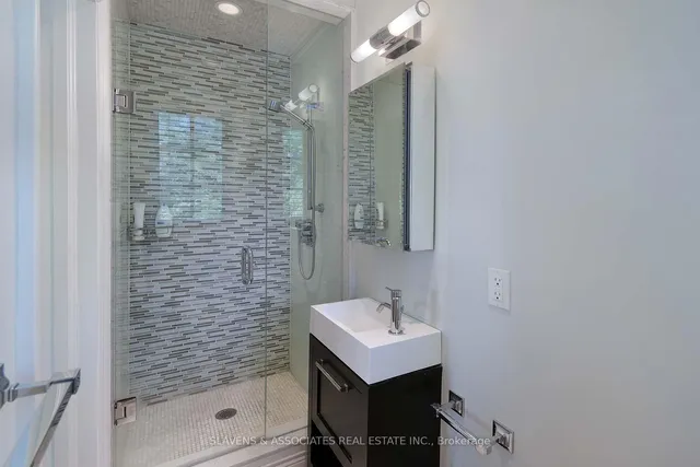 Additional image 25 of 21 Wembley Rd