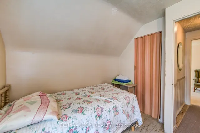 Additional image 31 of 105 Lorne Cres