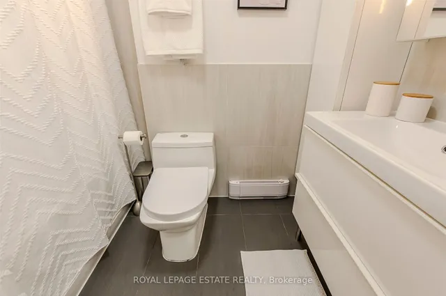 Additional image 23 of 1209 Queen St Unit 32