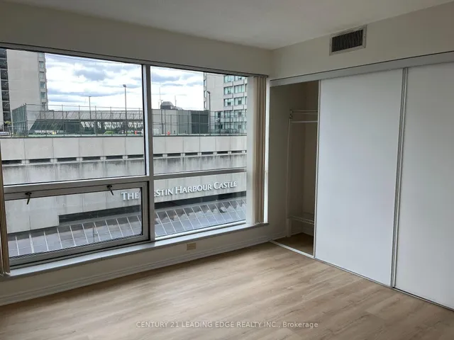 Additional image 15 of 10 Queens Quay Unit 607