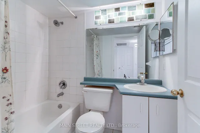 Additional image 14 of 108 Redpath Ave Unit 25