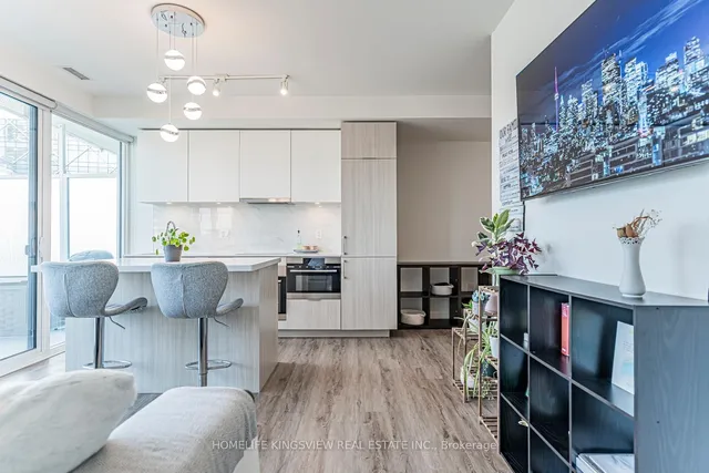 Additional image 13 of 15 Queens Quay Unit 923