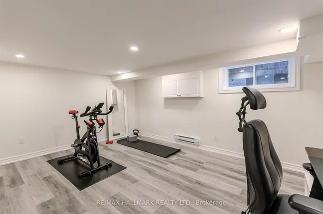 Additional image 40 of 109 Douglas Ave