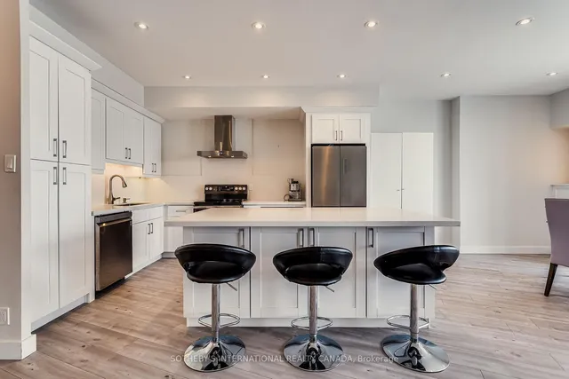Additional image 9 of 33 Harbour Sq Unit 3408