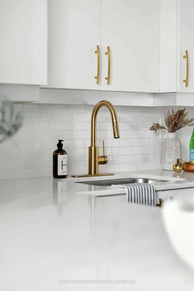 Additional image 25 of 6 Pirandello St Unit TH5