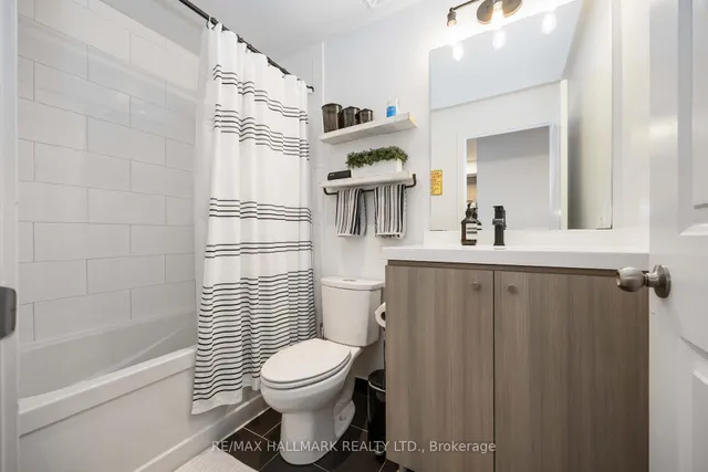 Additional image 8 of 105 George St Unit 902