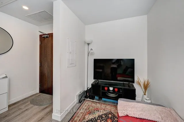 Additional image 39 of 60 Frederick St Unit 1213