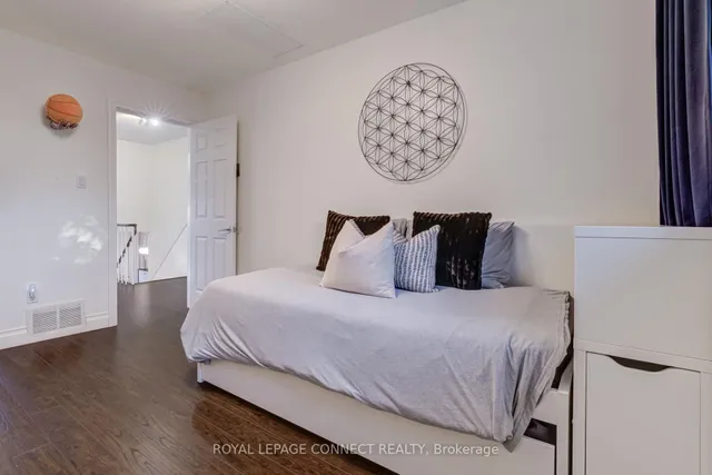 Additional image 29 of 28 Tivoli Crt