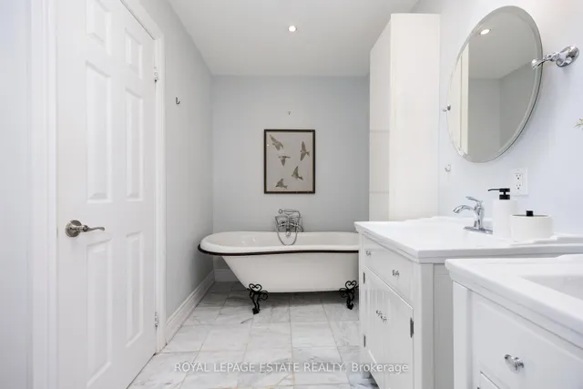 Additional image 25 of 32 Manderley Dr