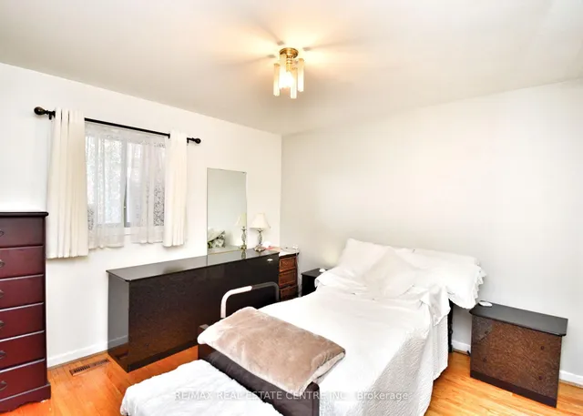 Additional image 24 of 49 Boarhill Dr